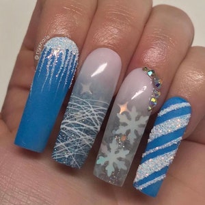 Blue and White Christmas Press On Nails RIYNAILS