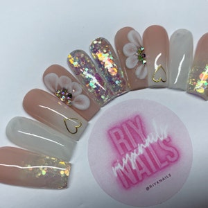 White and Gold 3D Flower Press On Nails RIYNAILS