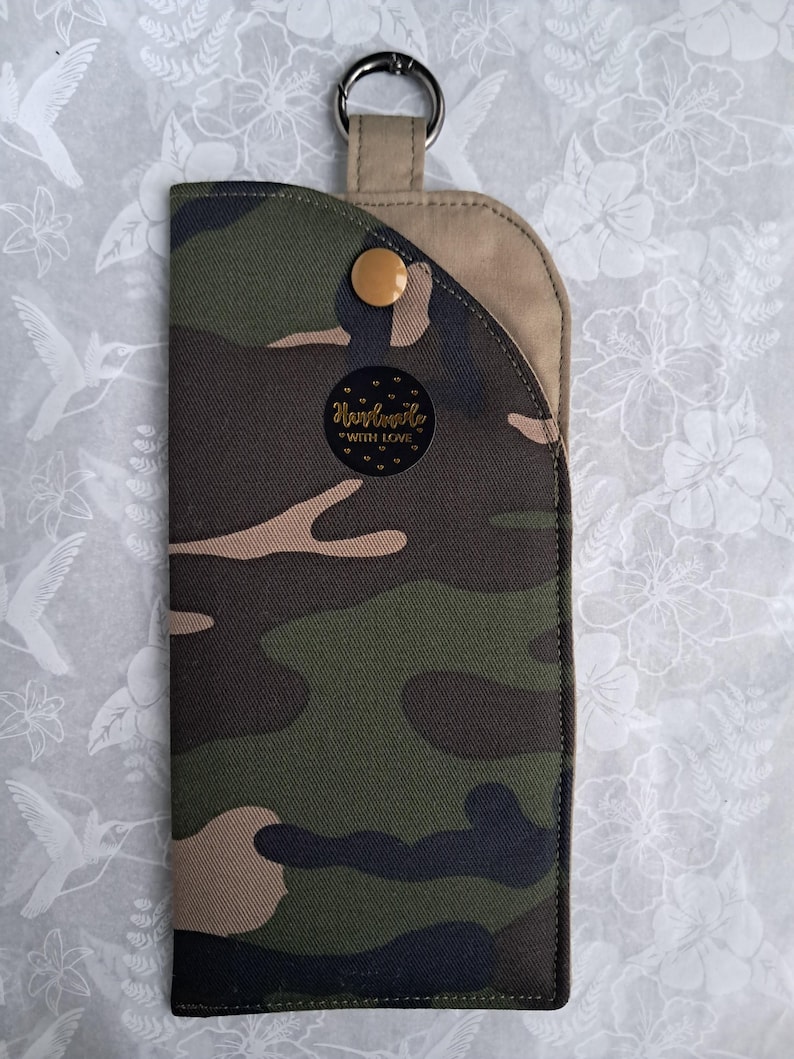 Mens Fabric Glasses Case: Padded With Snap Closure And Clasp Camo green lining