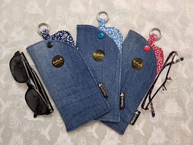 Upcycled Denim Glasses Case With Clip: Padded Cotton Lining, Clasp bild 2