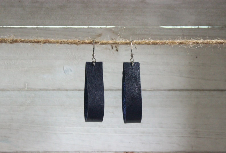 midnight blue leather loop