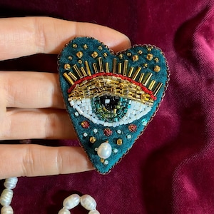 Beaded brooch Evil eye / eye embroidery / handmade gift / unique gift for her / cute jewelry image 1