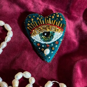 Beaded brooch Evil eye / eye embroidery / handmade gift / unique gift for her / cute jewelry image 2