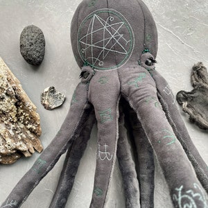 Cthulhu Plush Toy, Octopus Stuffed Animal, Hp Lovecraft, Kraken Decor ...