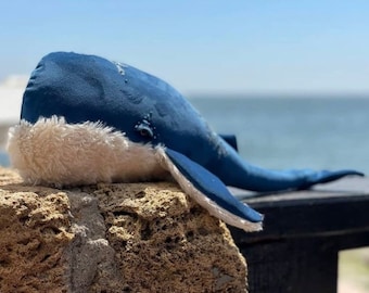 Ballena azul - peluche hecho a mano