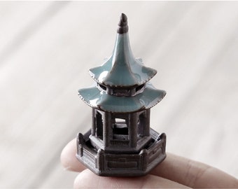 Ge-kiln Ceramic Miniature Pavilion: Japanese Zen Garden Ornament