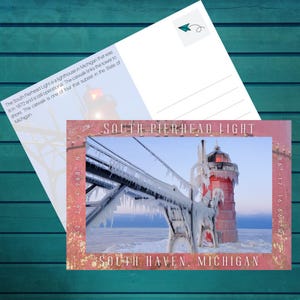 Carte postale Phare de South Pierhead Light - South Haven, Michigan - Scène d'hiver et détails historiques