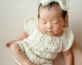 ニットロンパースとヘッドバンド、新生児用ニットセット、新生児写真撮影用衣装、妊娠ギフト、新生児用ニット衣装、新生児用小道具