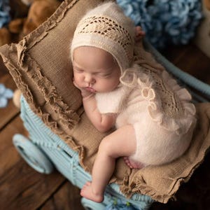 Knitted romper and bonnet,Newborn Photography Prop Set,Newborn photography outfit,Newborn girl photoshoot outfit,Pregnancy gift