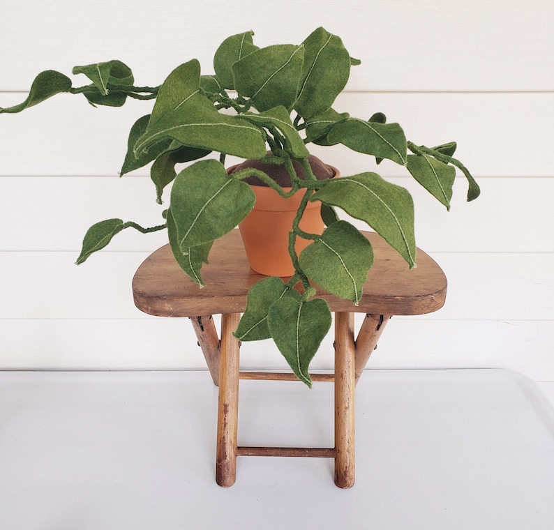 Felt Heartleaf Philodendron, Faux Philodendron Hederaceum, fabric houseplant, textile plant, handmade, decorative potted plant, immagine 1