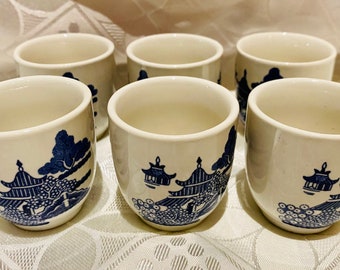 Blue willow pattern china mugs & egg cups set of 4 gift boxed mugs & eggcups 