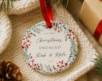 Adorno de cerámica personalizado para la primera Navidad de tu compromiso, adorno de recuerdo