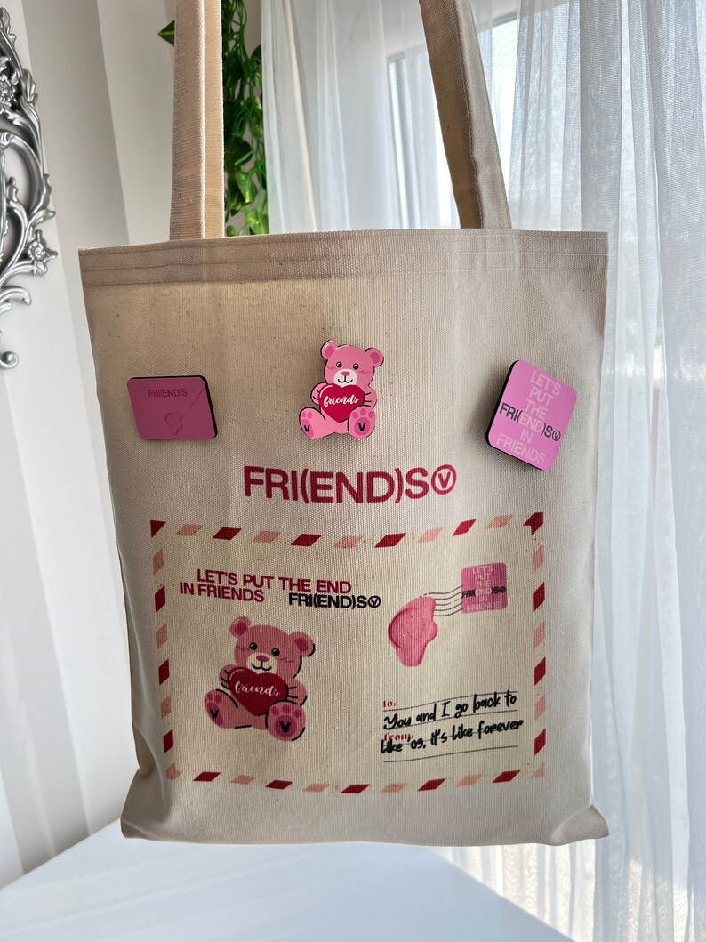 V FRIENDS Totebag with 3 pins gift image 3