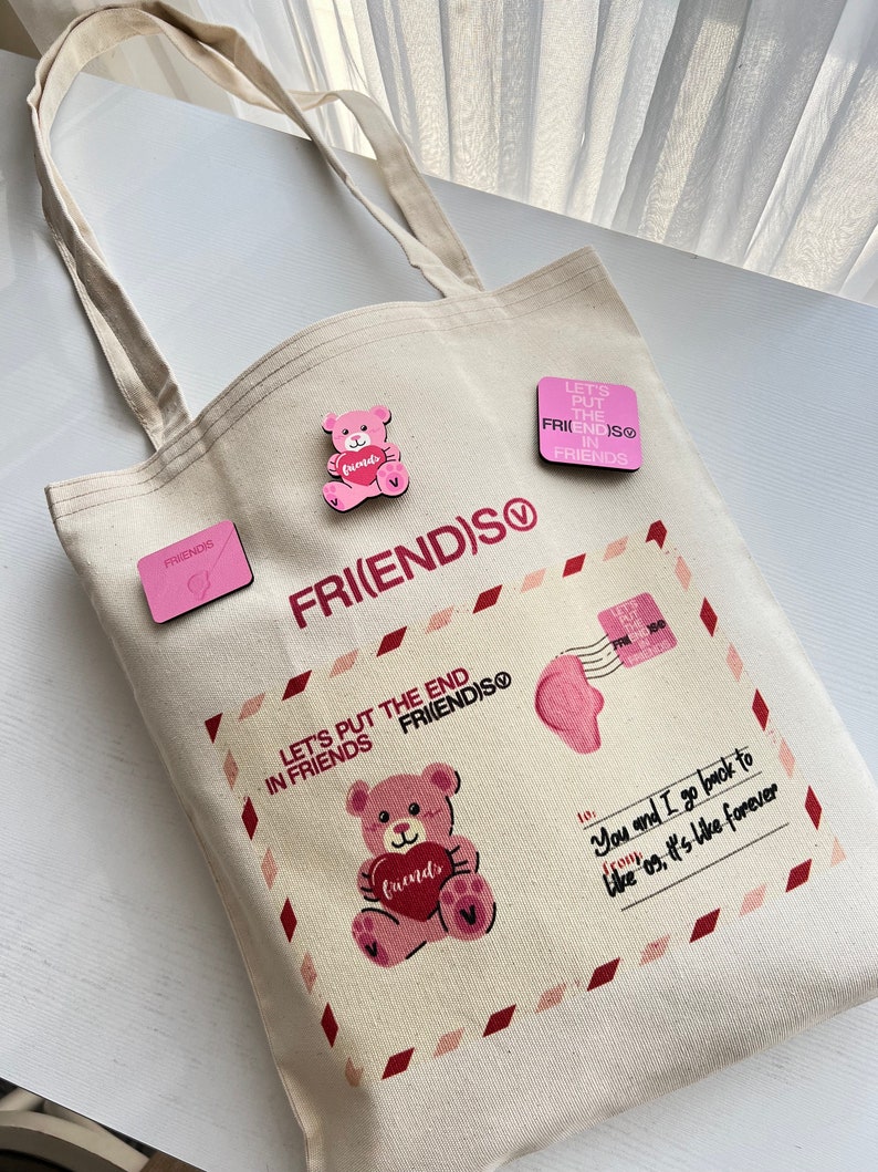 V FRIENDS Totebag with 3 pins gift image 2