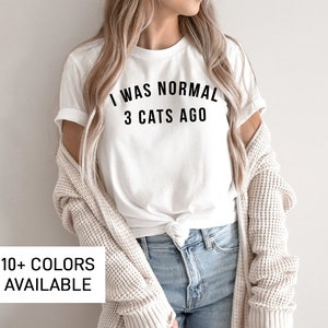 Funny Cat Mom Shirt for Women, Cat Mom T Shirt for Mom Gift from Kids, Funny Pet Lover Tshirt for Her, Cat T-Shirt Gift for Cat Lover