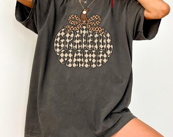 Comfort Colors® Grateful Mama Shirt, Checkered Pumpkin Shirt,  Retro Fall Graphic Tee, Coquette Leopard Bow T-Shirt, Thanksgiving Gift