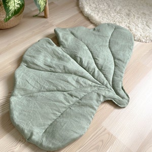 Gift for her Leaf mat, play mat, Natural linen Ginko leaf, nursery mat, yoga mat, linen rug, handmade bath mat
