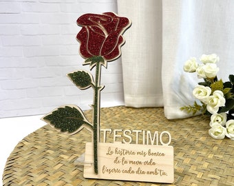 Rosa de metacrilato glitter sobre base de madera, con dedicatoria grabada