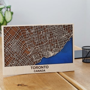 Plan de la ville en bois de Toronto, cadeau du 5e anniversaire, plan de la ville personnalisé découpé au laser, carte personnalisée du lieu où nous nous sommes rencontrés, carte de découpes de bois, cadeau pour petit ami