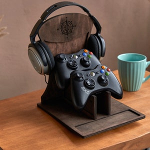 Controller and Headset Stand, Xbox controller, Headphone stand, Teenage boy gifts, PS5 controller stand, gaming accessories, unusual gifts