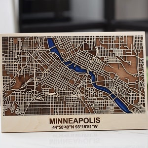 Carte de Minneapolis, plan de la ville 3D, carte en bois, cadeau de pendaison de crémaillère, décoration d'intérieur, décoration murale, cadeau pour une nouvelle maison, cadeau pour couple, cadeau de fiançailles