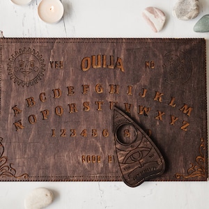 Ouija Brett, Talking Board mit Planchette, Halloween Brettspiele, Hexerei Dekor, okkultes Spielbrett, Holz Geisterbrett, Halloween Dekor