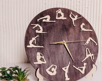 ピラティス時計、ピラティスヨガストレッチ木製壁掛け時計、禅壁掛け時計、瞑想壁掛け時計、ヨガポーズ時計、ナマステスピリチュアル時計