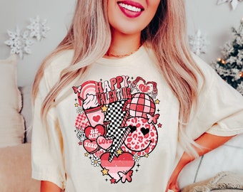 Retro valentines day shirt,Valentine hearts sweatshirt,checkered hearts,Valentines Smiley Faces,Valentine’s Day gift,Valentine’s Day shirt,