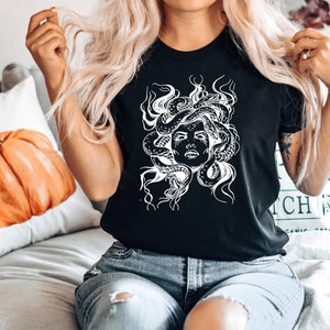 Medusa Shirt: Snake Face Goddess, Greek Mythology Tee bild 4