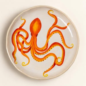 Plato de pulpo pintado a mano, plato grande de cerámica para servir, cerámica inspirada en el océano, colaboración artística única.