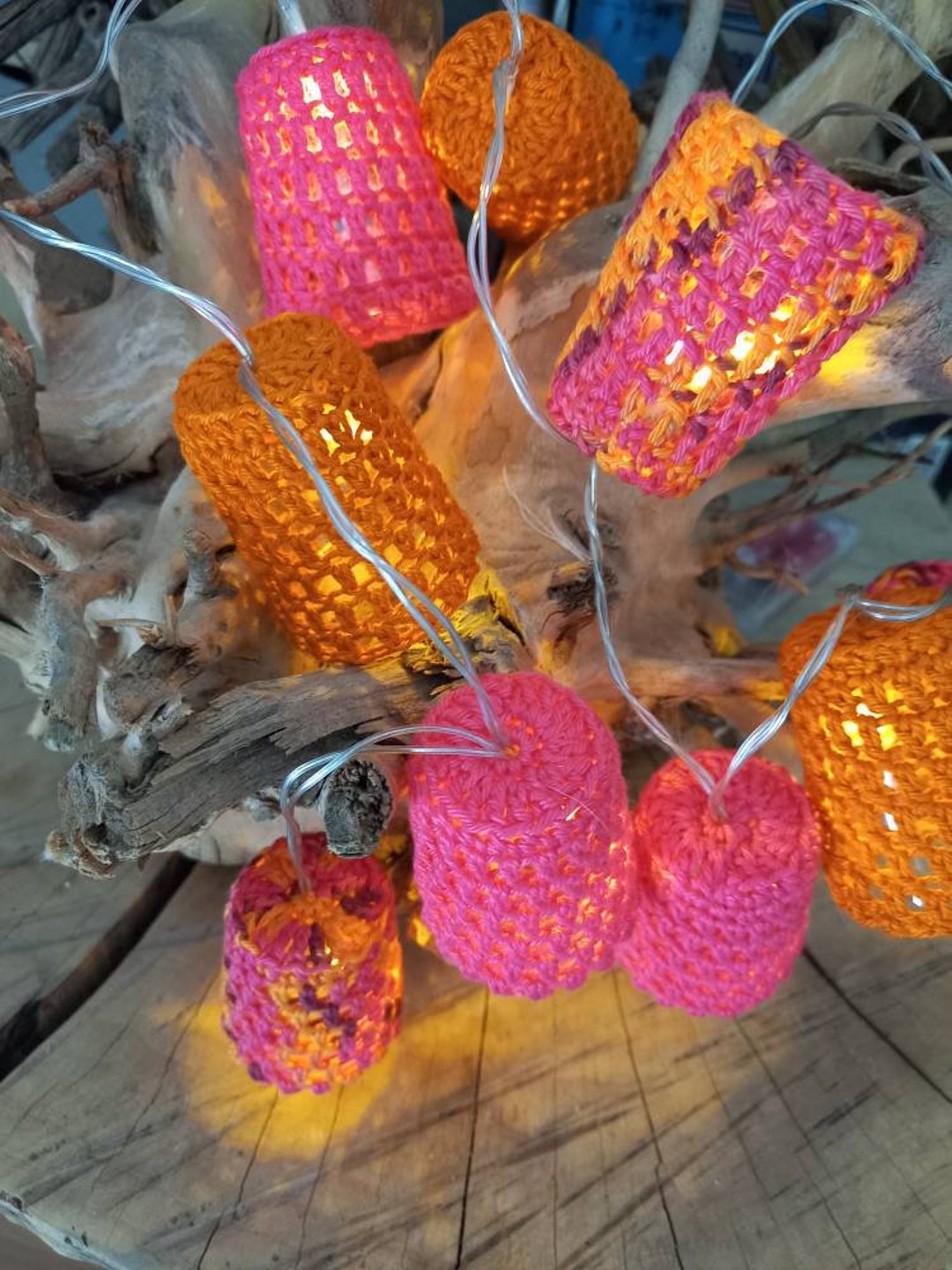 Bohostyle Lichterkette gehäkelt Hippie peace pink Orange flower power 10er  Schirmchen umhäkelt Häkellichterkette Bulli Wohnwagen Wohnmobil - .de