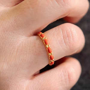 14K massief gouden bandring met email voor vrouwen, stapelring, 14K gouden emailring, sierlijke sieradenring, unieke vrijetijdsring, Valentijnsdag