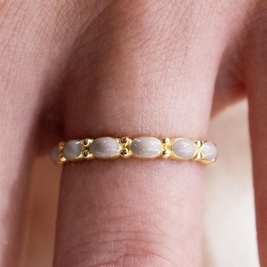 14K massief gouden bandring met email voor vrouwen, 14K massief gouden stapelring, sierlijke sieradenring, unieke vrijetijdsring, Valentijnsdag