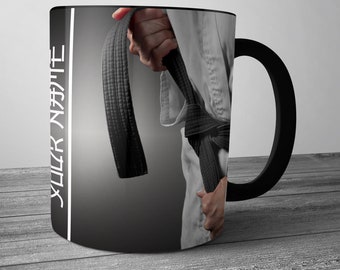 Tazza personalizzata con il tuo nome. Cintura nera, karate, judo, taekwondo. Regalo perfetto per Natale o compleanno.