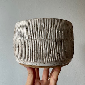 Carved planter - no drainage hole