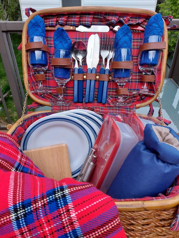 Highlander Picnic Basket, Deluxe Hamper, Service … - image 1