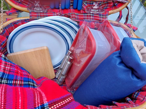 Highlander Picnic Basket, Deluxe Hamper, Service … - image 5