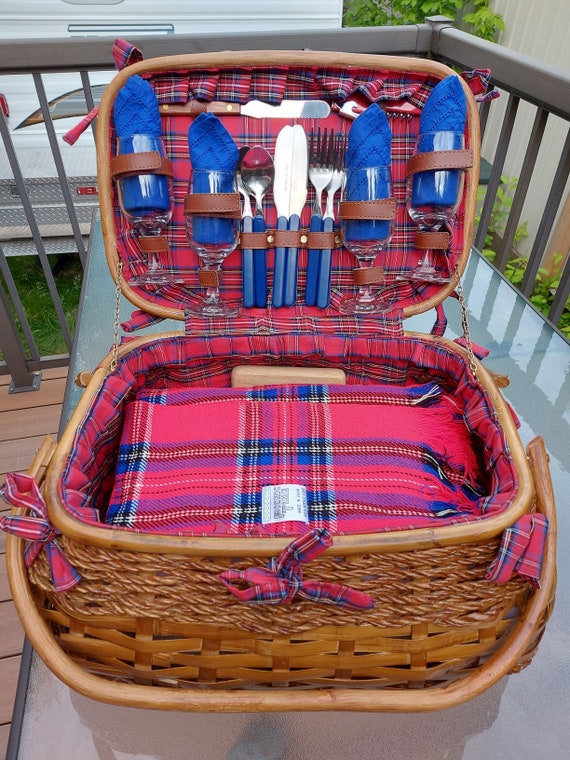 Highlander Picnic Basket, Deluxe Hamper, Service … - image 2