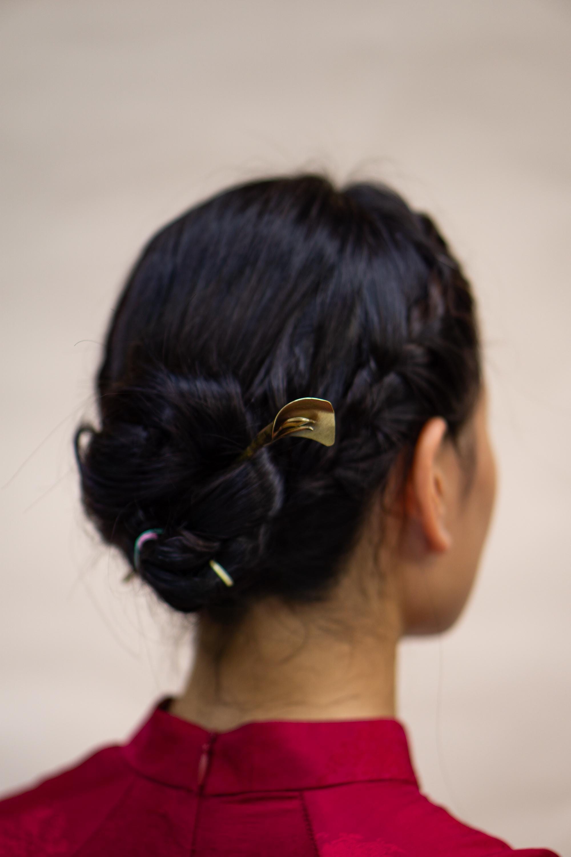 NEW ONE OF A KIND CUSTOM MADE COPPER CALLA LILY DOUBLE HEART HAIR PIECE Calla Lily Crown, Hairpiece, Wedding Accessory, Bridal, Gold  main image 4