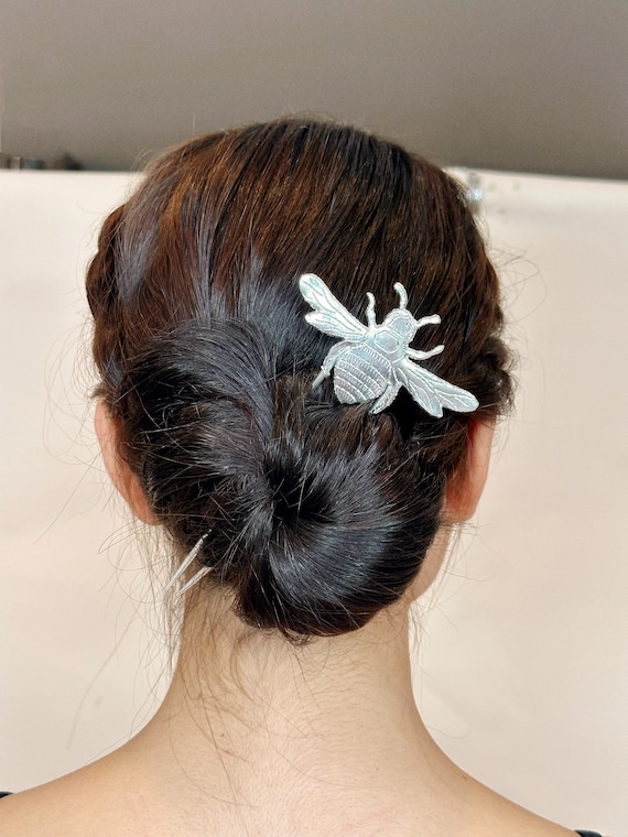 Silver Bee Hair Pin | Etched Honeycomb Hair Fork - Etsy display picture 1