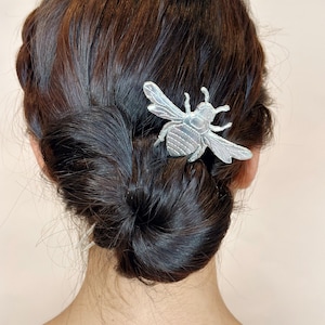 Épingle à cheveux argentée abeille | Fourchette en poils d&#39;abeille | Peignes décoratifs | Bijoux Abeille | Épingle à cheveux de mariage