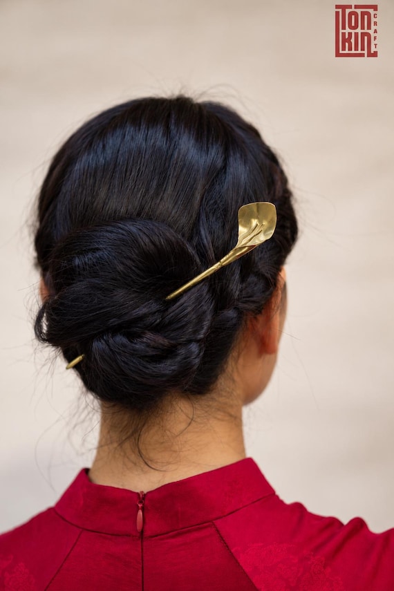 Calla Lily Hair Pin: Brass Flower Hair Stick, silver-plated calla lily hair stick