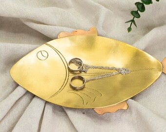 Plateau à poisson en laiton gravé : porte-bague pour bijoux fait main