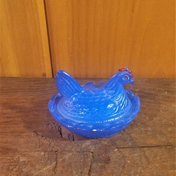 Small Blue Hen On A Nest Salt Cellar. 2-1/2"L