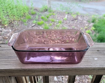 Pyrex Cranberry Bread/Loaf Pan/Baker 213-R     1-1/2Qt  8=1/2"L x 5"W x 3"H