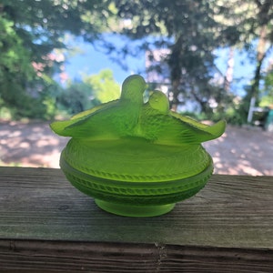 Frosted Green Love Birds On A Nest Candy Dish (Westmoreland)