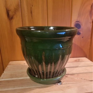 Large Green & Brown Saucer Pot Planter With Ribbed Sides 8-1/4"W x 7-5/8"H