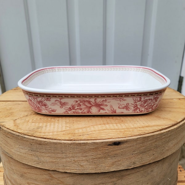 Royal Doulton STUDIO PROVENCE Rouge/Red Floral Toile 10-3/8"L x 9"W x 2-1/4"H Casserole/Lasagna Pan.