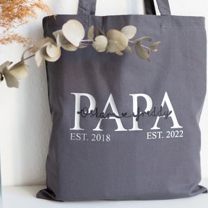 Personalisierte Baumwolltasche PAPA Grau mit Silber, Tasche Papa mit Kindernamen, individuelle Geschenkidee, Jutetasche aus Baumwolle Bild 1