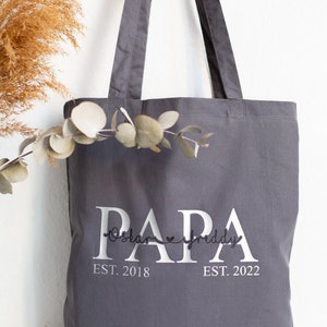 Personalisierte Baumwolltasche PAPA Grau mit Silber, Tasche Papa mit Kindernamen, individuelle Geschenkidee, Jutetasche aus Baumwolle Bild 2